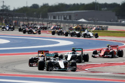 Lewis Hamilton, Mercedes AMG F1 W07 Hybrid au départ