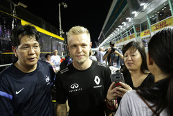 Kevin Magnussen, Renault Sport F1 Team mit Fans