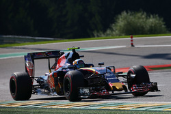 Карлос Сайнс-мол., Scuderia Toro Rosso STR11