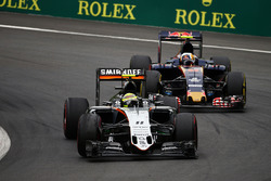 Серхіо Перес, Sahara Force India F1 VJM09 та Карлос Сайнс-молодший, Scuderia Toro Rosso STR11