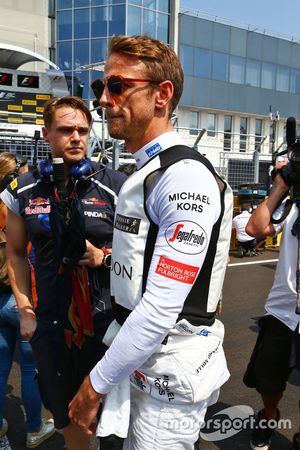 Jenson Button, McLaren en la parrilla
