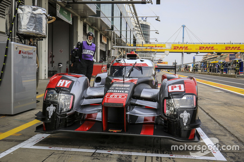 #7 Audi Sport Team Joest Audi R18: Marcel Fässler, Andre Lotterer