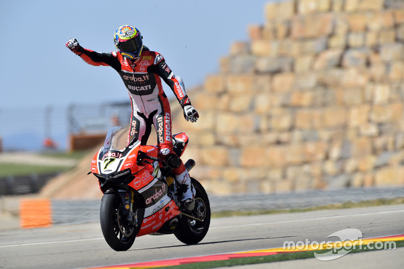 Le vainqueur Chaz Davies, Aruba.it Racing - Ducati Team fête sa victoire