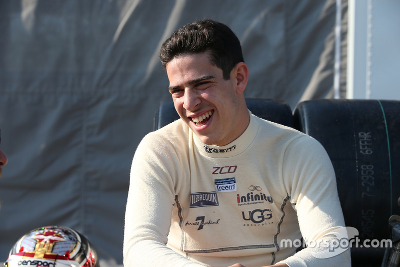 Dale Coyne Racing: <img src="https://cdn-9.motorsport.com/static/img/cfp/0/0/0/0/39/s3/canada-2.jpg" alt="" width="20" height="12" /> Захари Кламан Де Мело (№19, выступит на девяти этапах)