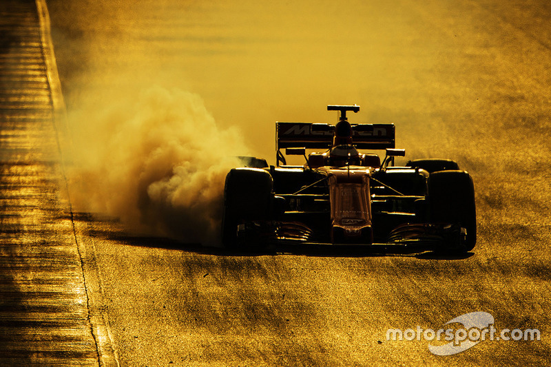 Stoffel Vandoorne, McLaren MCL32 bloque une roue au freinage