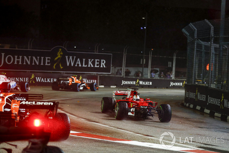 Crash: Sebastian Vettel, Ferrari SF70H