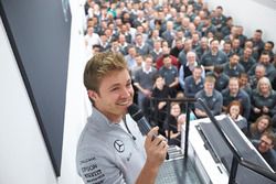 La visita di Nico Rosberg a Brackley