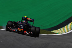 Карлос Сайнс, Scuderia Toro Rosso STR11