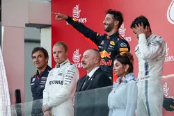 Pierre Wache, Red Bull Racing, Valtteri Bottas, Mercedes AMG F1, Daniel Ricciardo, Red Bull Racing y