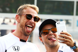 Jenson Button, McLaren; Felipe Massa, Williams, bei der Fahrerparade