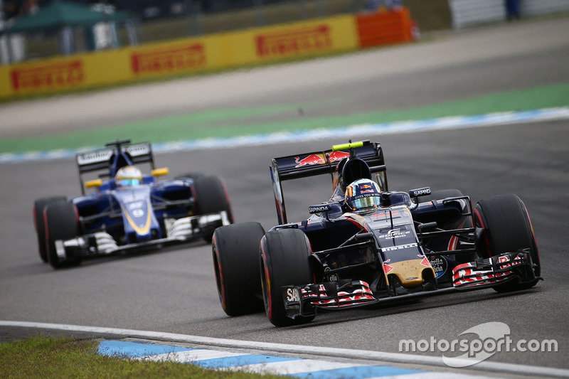 Carlos Sainz Jr., Scuderia Toro Rosso STR11