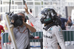 Pole sitter Nico Rosberg, Mercedes AMG F1