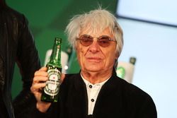 Берни Экклстоун во время объявления о начале спонсорства Heineken