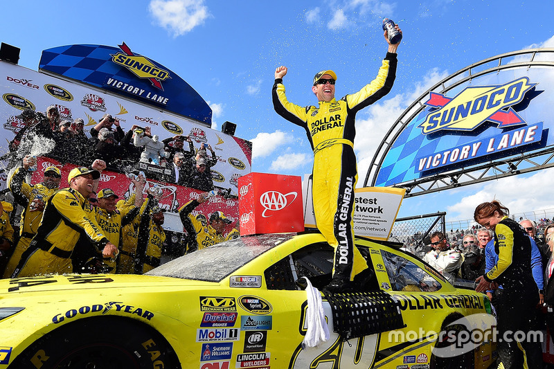 6. El ganador de la carrera, Matt Kenseth, Joe Gibbs Racing Toyota