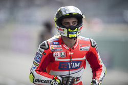 Андреа Янноне, Ducati Team после падения во время квалификации