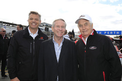 Colin Barnett, West Australian Premier with James Warburton, Supercars CEO and Roger Penske