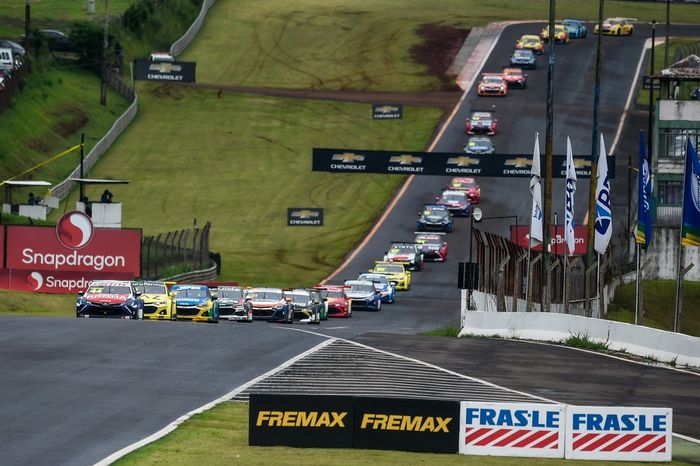 Largada da corrida 1 de Cascavel