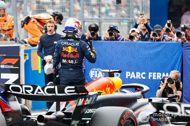 Max Verstappen, Red Bull Racing, celebra la pole en el Parc Ferme
