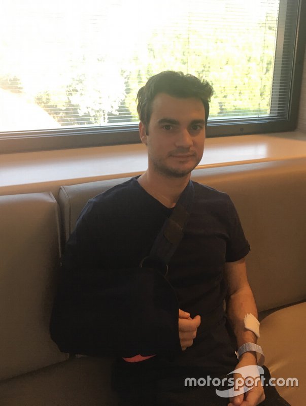 Foto facilitada este viernes por Dani Pedrosa tras ser operado de la clavícula derecha