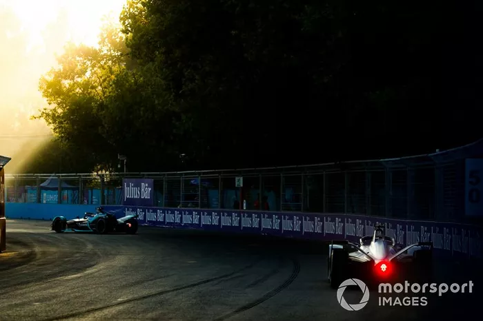 Felipe Massa, Venturi Formula E, Venturi VFE05 segue Mitch Evans, Jaguar Racing, Jaguar I-Type 3 