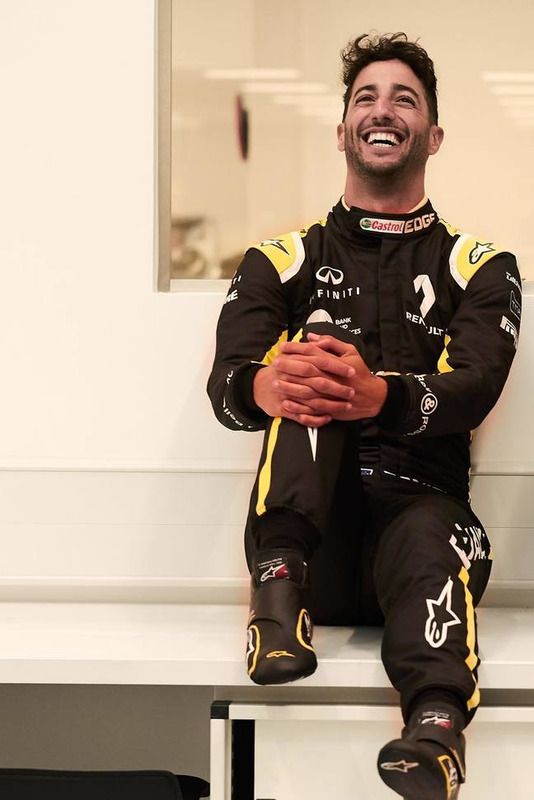 Daniel Ricciardo se estrena el mono de Renault F1