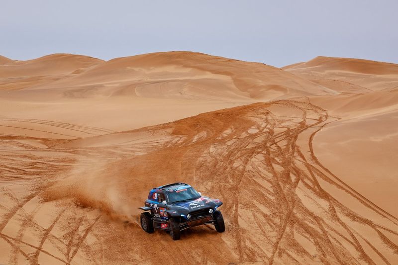 #203 X-Raid Mini JCW Team Mini: Jakub Przygonski, Armand Monleon