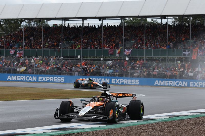 Lando Norris, McLaren, Oscar Piastri