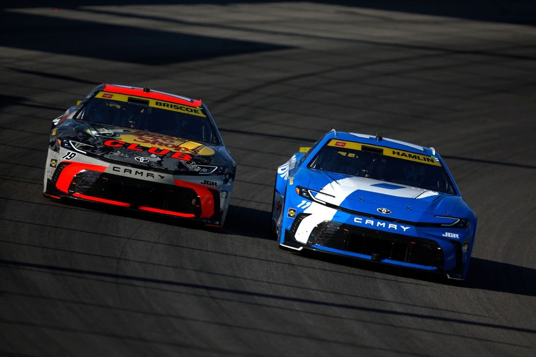 Chase Briscoe, Joe Gibbs Racing Toyota, Denny Hamlin, Joe Gibbs Racing Toyota