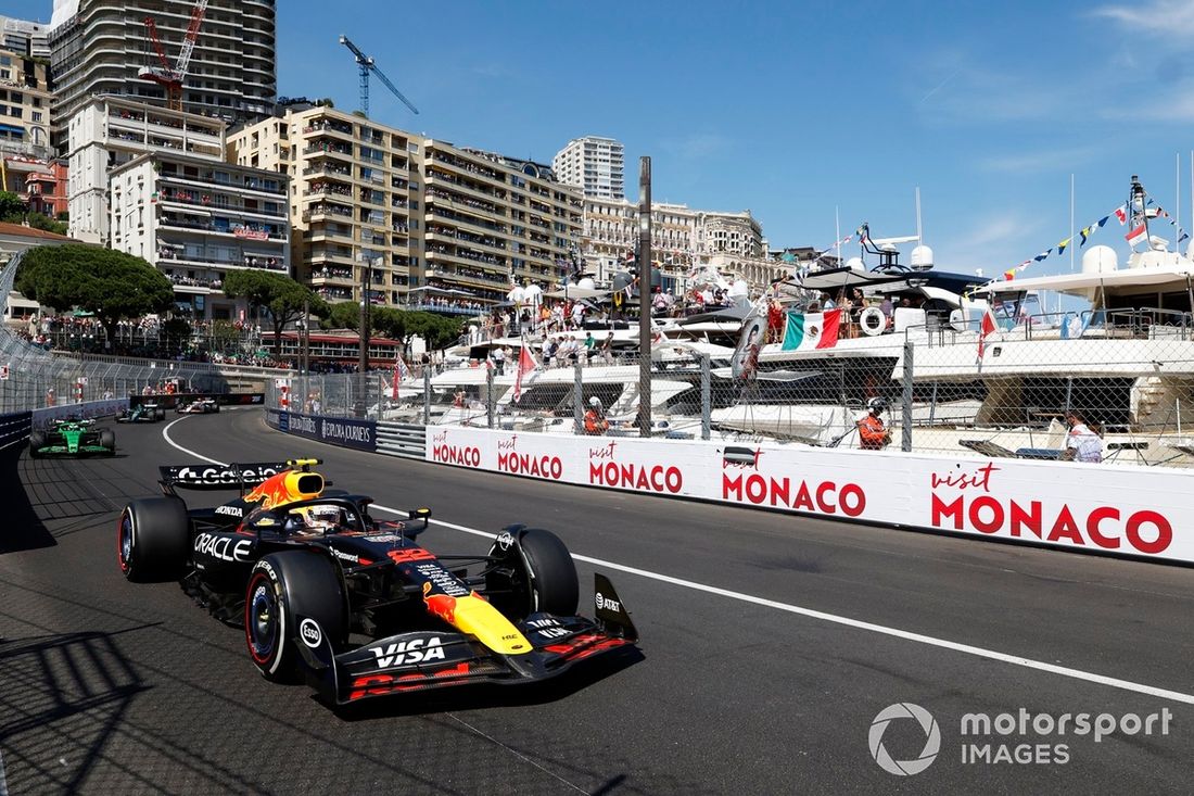 Nico Hulkenberg, Sauber, Yuki Tsunoda, Red Bull Racing Team