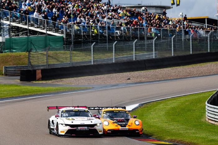 Fabio Scherer, Team HRT Ford Mustang GT3, Morris Schuring, Manthey EMA Porsche 911 GT3-R