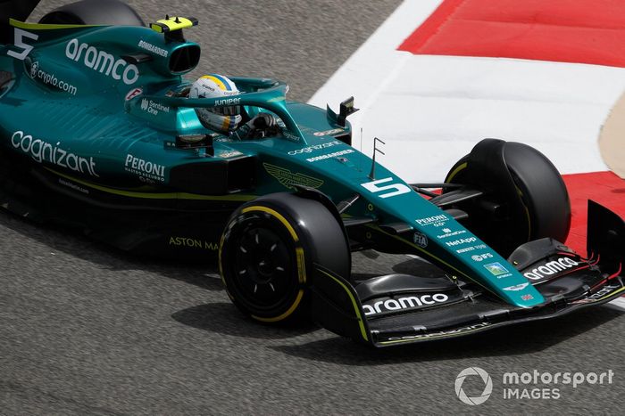 Sebastian Vettel, Aston Martin AMR22

