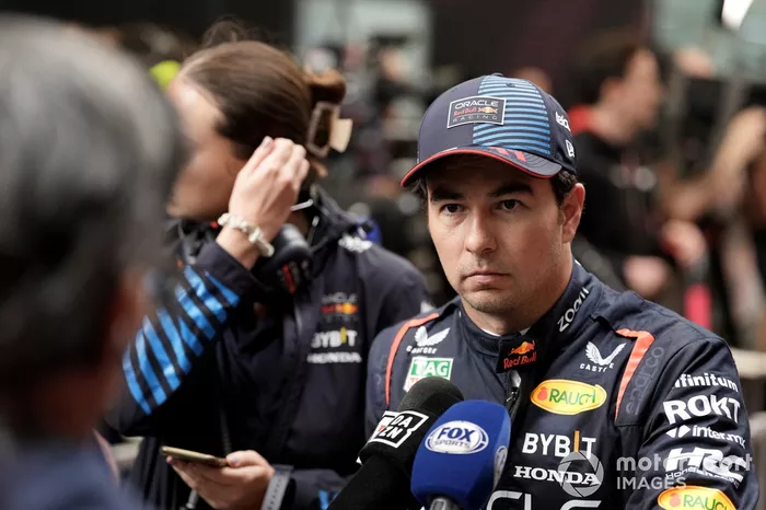 Sergio Pérez, Red Bull Racing, habla con los medios de comunicación 