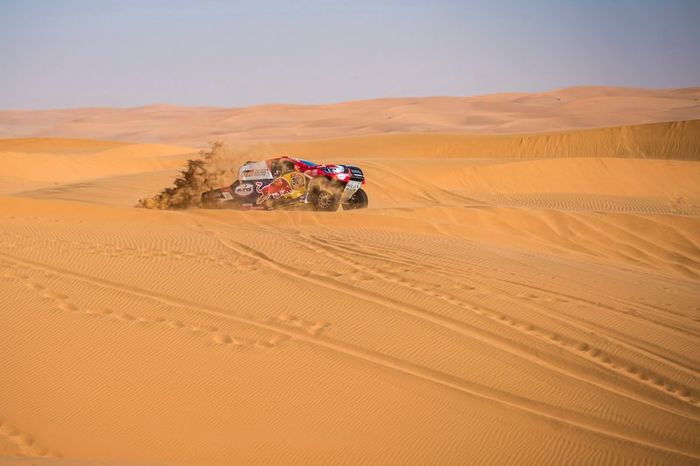 #300 Toyota Gazoo Racing: Nasser Al-Attiyah, Matthieu Baumel
