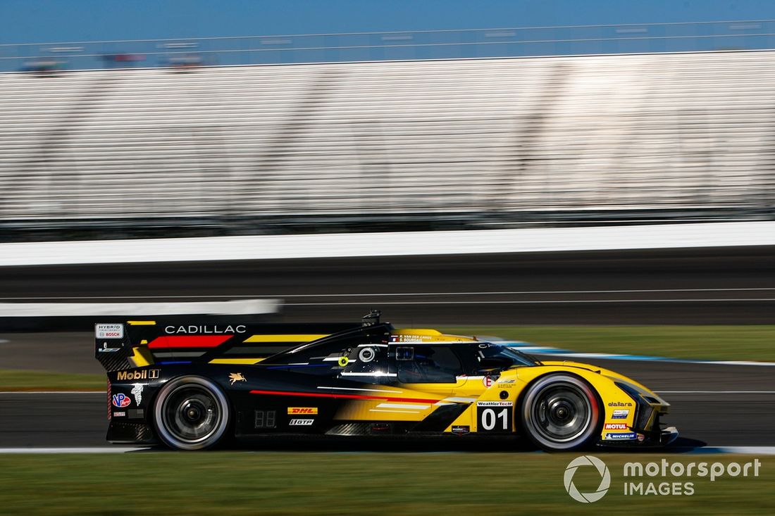 #01 Cadillac Chip Ganassi Racing Cadillac V-Series.R: Renger van der Zande, Sebastien Bourdais