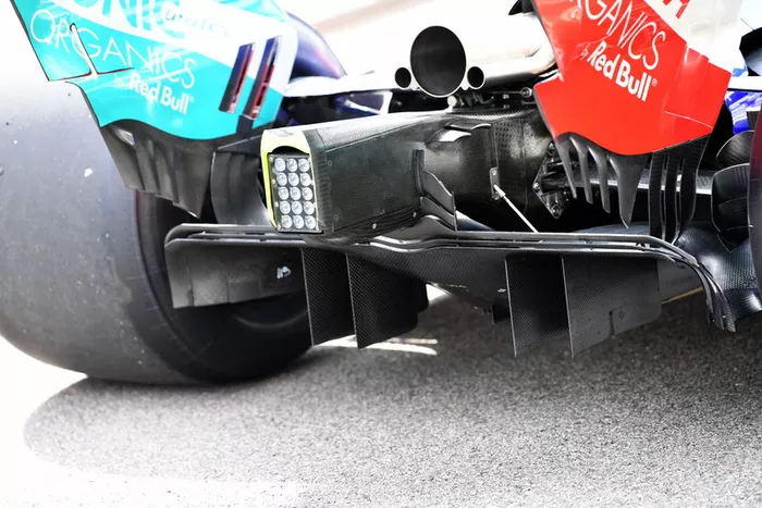 Difusor trasero del Scuderia Toro Rosso STR13