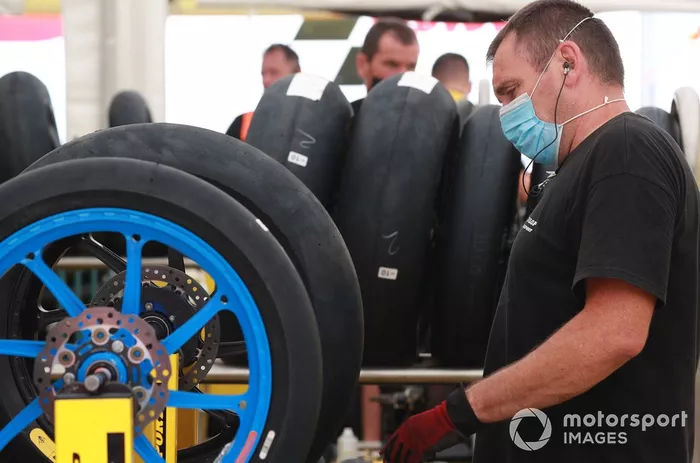 Técnico de neumáticos Dunlop 