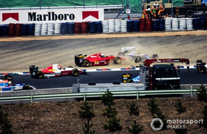 Nicola Larini, Ferrari 412T1, Ayrton Senna, Williams FW16 Renault