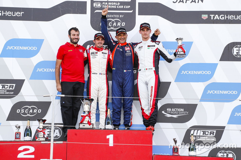 Podio: Ganador, Gabriele Tarquini, BRC Racing Team Hyundai i30 N TCR, segundo, Aurélien Comte, DG Sport Competition Peugeot 308TCR, tercero, Kevin Ceccon, Team Mulsanne Alfa Romeo Giulietta TCR