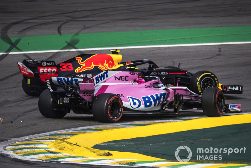 Max Verstappen, Red Bull Racing RB14 y Esteban Ocon, Force India VJM11