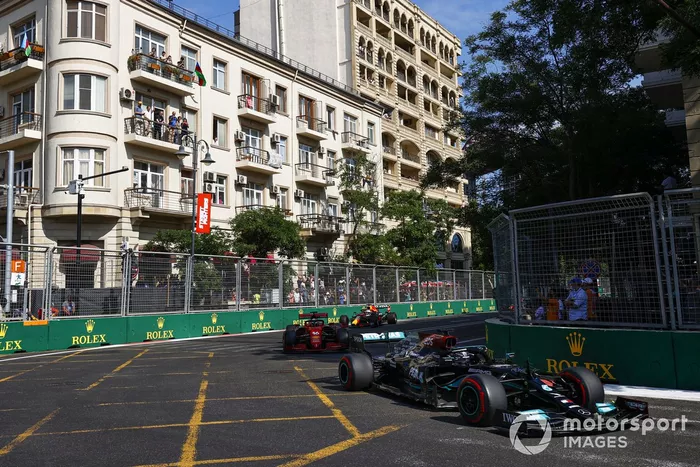 Lewis Hamilton, Mercedes W12, Charles Leclerc, Ferrari SF21