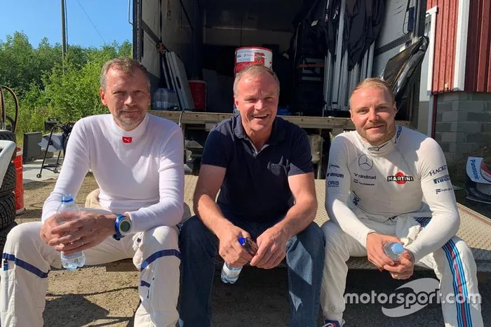 Valtteri Bottas prova la Toyota Yaris WRC