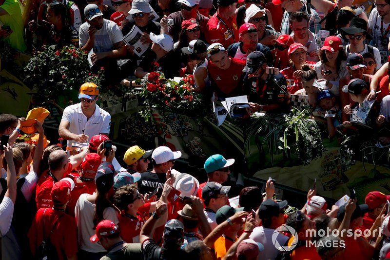 Carlos Sainz Jr., McLaren