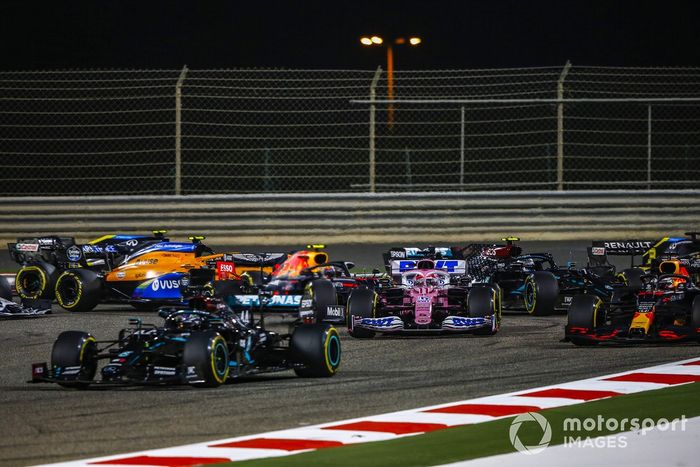 Arrancada Lewis Hamilton, Mercedes F1 W11, Max Verstappen, Red Bull Racing RB16, Sergio Pérez, Racing Point RP20, Alex Albon, Red Bull Racing RB16