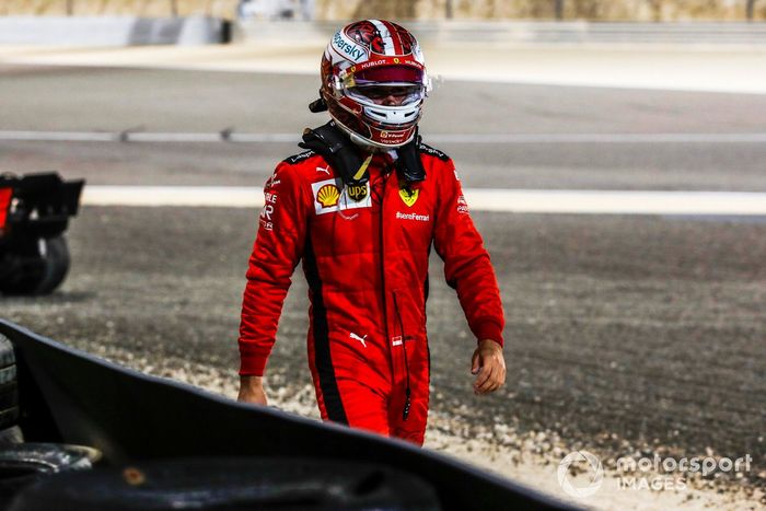 Charles Leclerc, Ferrari, se aleja después de retirarse