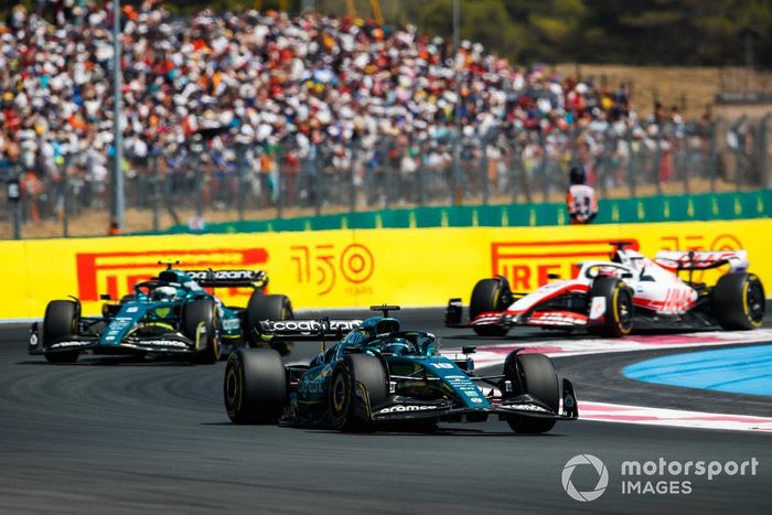 Lance Stroll, Aston Martin AMR22, Sebastian Vettel, Aston Martin AMR22, Kevin Magnussen, Haas VF-22