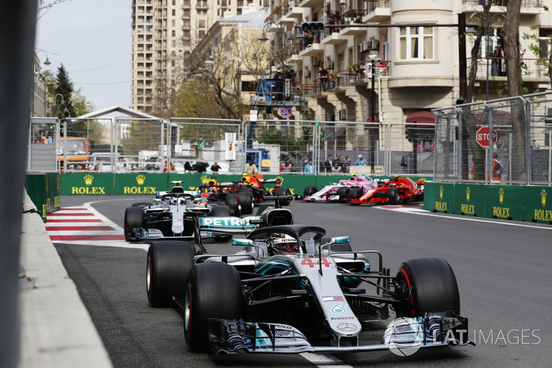 Lewis Hamilton, Mercedes AMG F1 W09, Valtteri Bottas, Mercedes AMG F1 W09, Daniel Ricciardo, Red Bull Racing RB14 Tag Heuer, Max Verstappen, Red Bull Racing RB14 Tag Heuer, Kimi Raikkonen, Ferrari SF71H, Esteban Ocon, Force India VJM11 Mercedes, at the st