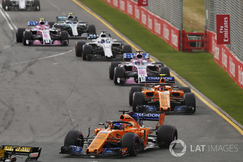 Fernando Alonso, McLaren MCL33 Renault, leads Stoffel Vandoorne, McLaren MCL33 Renault, Sergio Perez, Force India VJM11 Mercedes, and Lance Stroll, Williams FW41 Mercedes