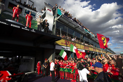 Победитель Себастьян Феттель, Ferrari, второе место – Льюис Хэмилтон, Mercedes AMG F1, третье место