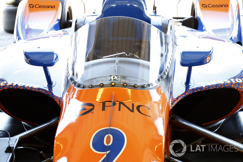 Scott Dixon, Chip Ganassi Racing Honda, teste le pare-brise