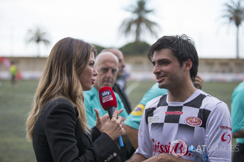Carlos Sainz Jr., Renault Sport F1 Team ve Federica Masolin, Sky Italia